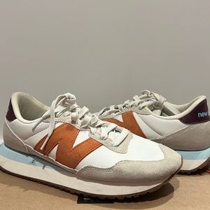 New Balance 237
